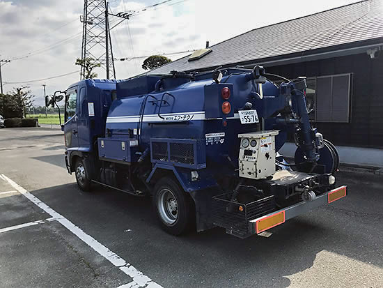 ４ｔ高圧洗浄車①